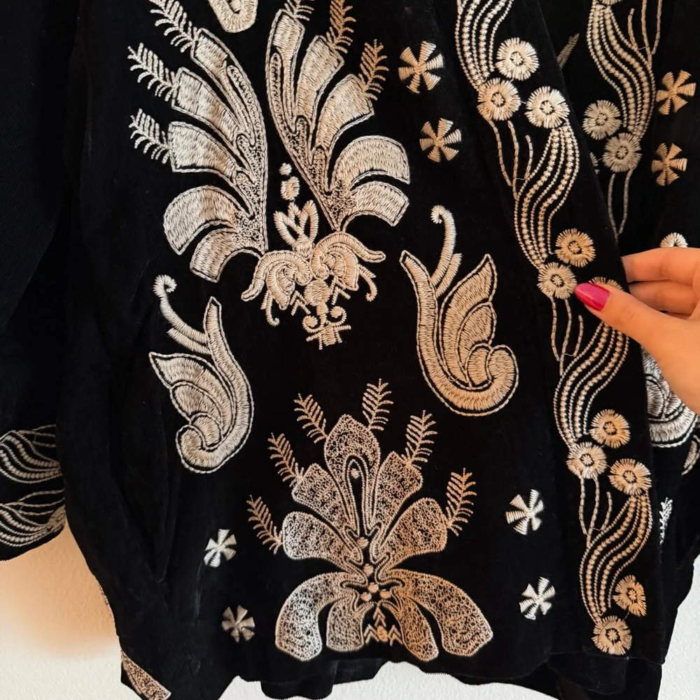 Johnny Was Odette Velvet Corduroy Cropped Kimono Black Embroidery Size Small NWT